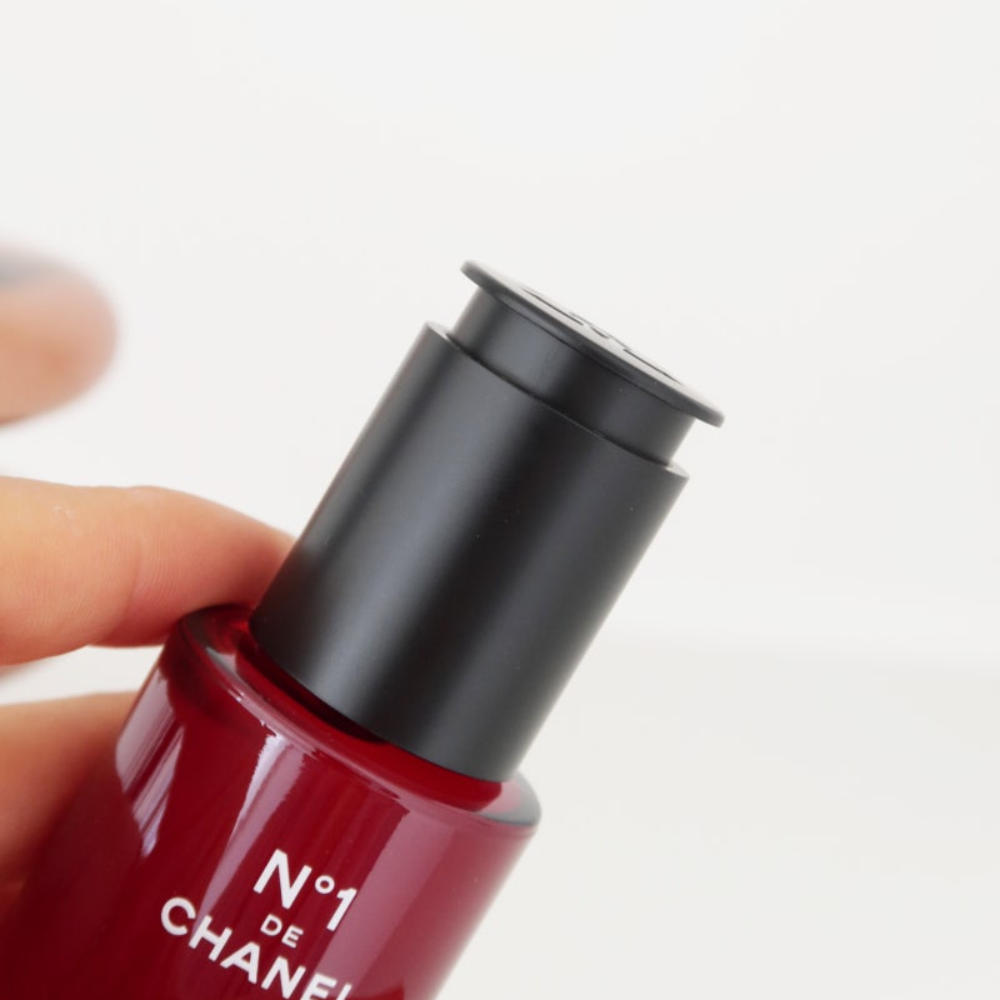 CHANEL No.1 De Serum Au camelia Rouge 5ml, CHANEL No.1 De Serum Au camelia Rouge, N°1 DE CHANEL REVITALIZING SERUM , N°1 DE CHANEL REVITALIZING SERUM ราคา ,N°1 DE CHANEL REVITALIZING SERUM รีวิว